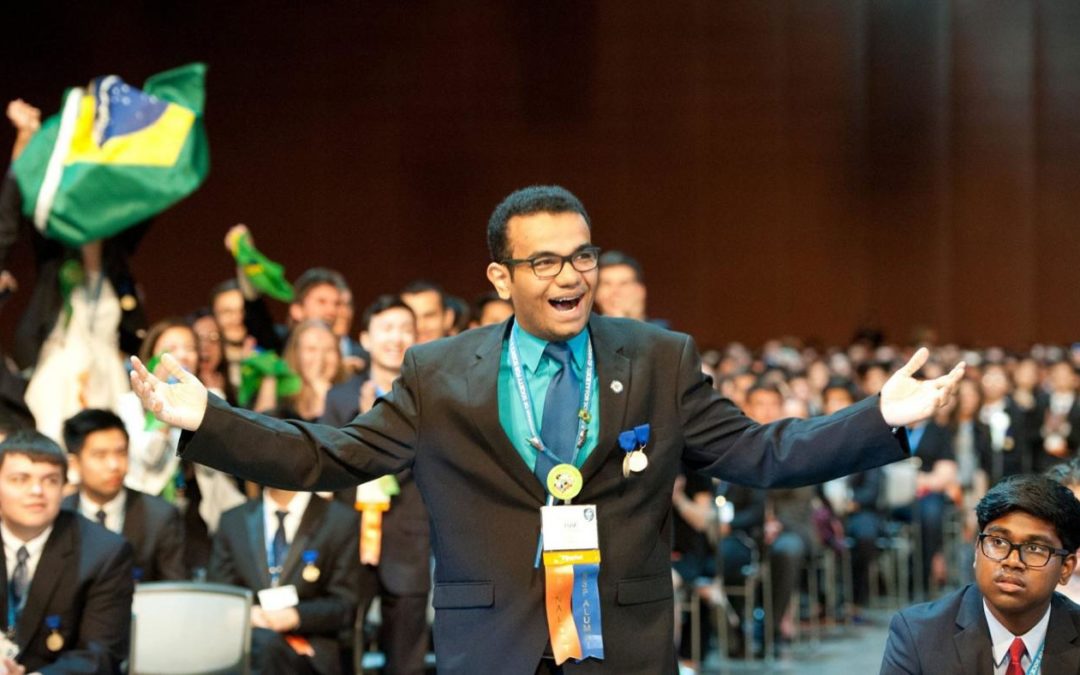 Conheça o brasileiro de 18 anos que ganhou mais de 60 prêmios científicos