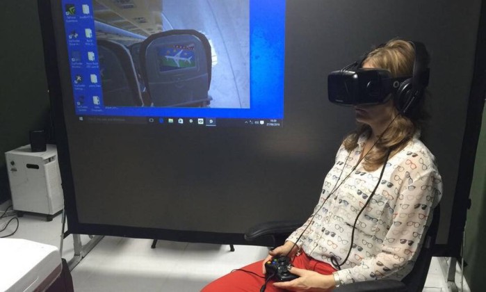 UFRJ inicia serviço que trata medo de avião com realidade virtual