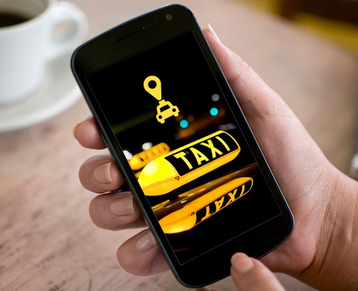 Governo federal vai licitar nova contratação de app de táxi