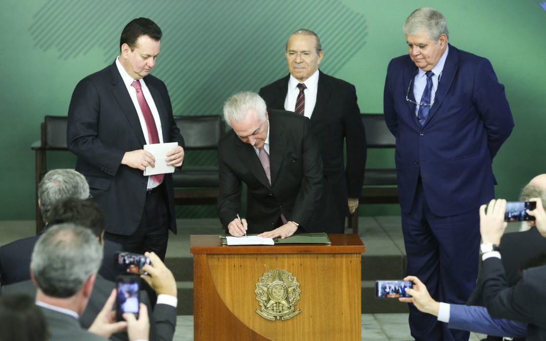 Temer sanciona lei de proteção de dados mas veta órgão regulador