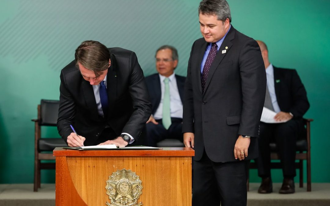 Bolsonaro sanciona lei do novo Cadastro Positivo