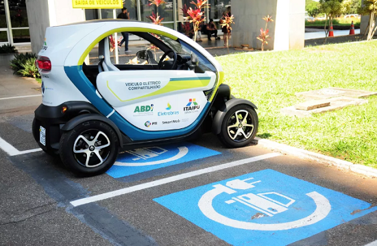 Carros elétricos compartilhados podem gerar economia de até R$ 8 milhões