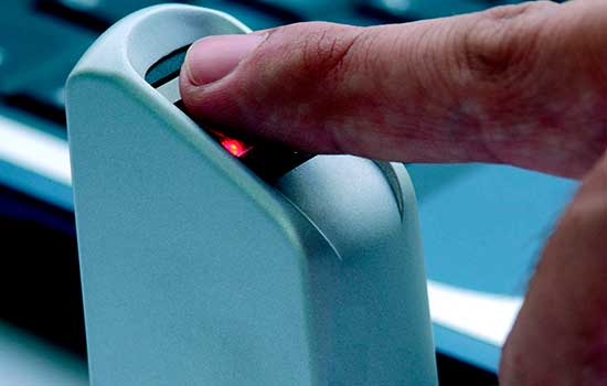 Governo federal adota ponto eletrônico para 410 mil servidores
