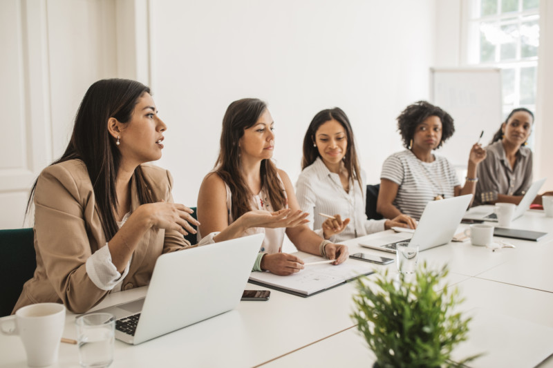 8 dicas para capacitar e incentivar mulheres a investirem no empreendedorismo tecnológico