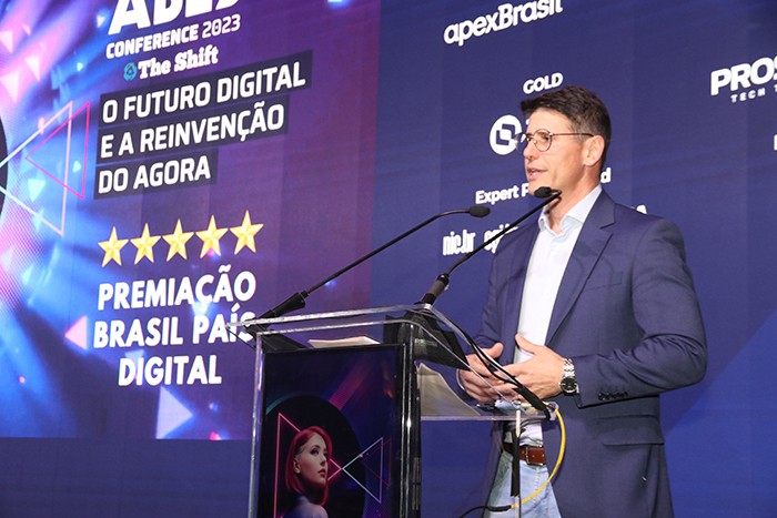 Andriei Gutierrez, coordenador do Brasil, País Digital