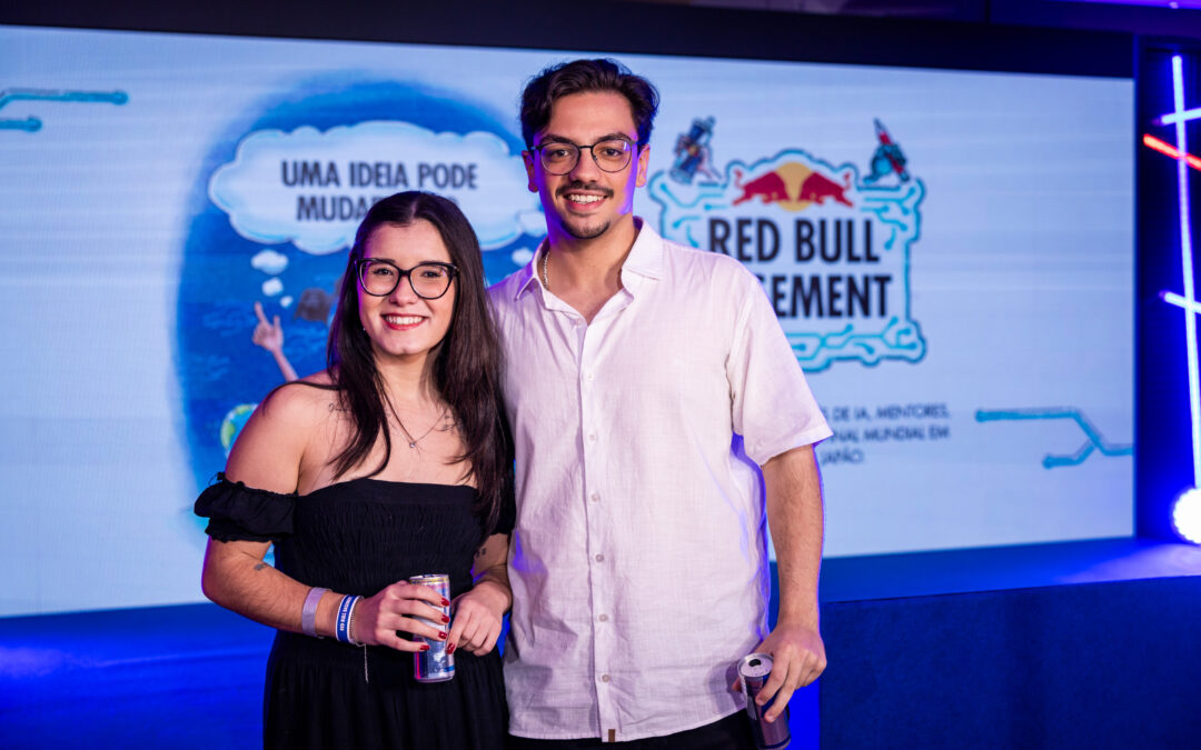 Dupla de bolsistas conquista prêmio de competição global de inovação social