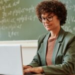 Oportunidade: professores podem aprender programação e ciência de dados em curso gratuito online