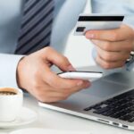 Mais de 80% dos brasileiros mantêm rotina de compras online, mas insegurança no digital ainda preocupa, mostra Serasa Experian