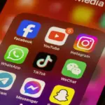 Evolução da divulgação corporativa nas mídias sociais: tendências, desafios e estratégias