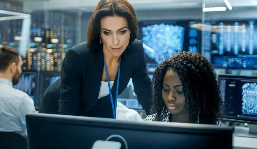 Mulheres na linha de defesa: a importância da presença feminina na cibersegurança e na proteção de dados